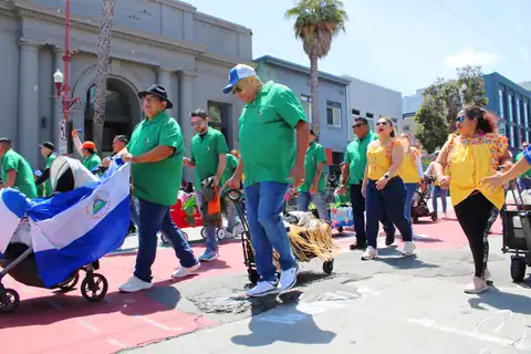 Carnaval SF 2025 — 100